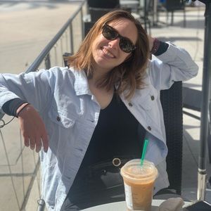 Meet your Posher, Becca